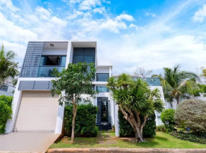 Palm Villa 36 (Luxury Villa inside Resort near The Sea)