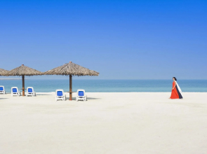 Курортный отель Sofitel Al Hamra Beach Resort