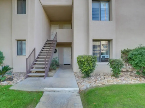 Golf, Hike & Relax: Cathedral City Condo