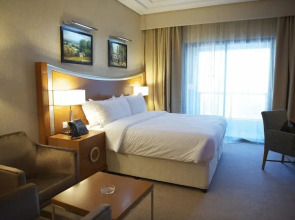 Отель Grand Belle Vue 