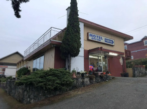 Holiday House Motel