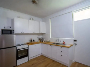 Nightcliff Retreat Stylish 2BR Apt Near Foreshore