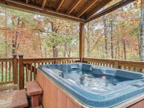 Spacious Home in Helen w/ Porch & Balcony!