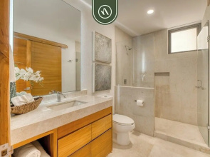 Luxury 4 BR Condo - Amazing Bay View - Pool