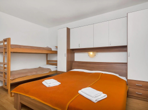 Igor - 5 m From Beach - SA2