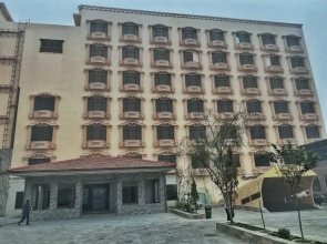 Diamond Palace Lords Plaza