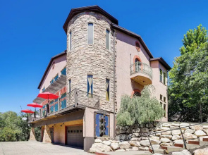 5 Mi to Powder Mtn: Tuscan Mountain Retreat