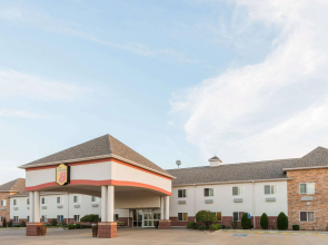 Super 8 by Wyndham Salina