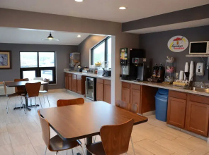 Super 8 Centerville