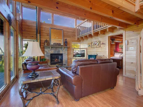 Picturesque 2 2 Close to Parkway