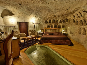 Harman Cave Hotel