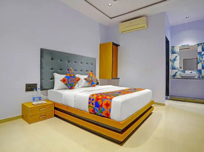 Fabhotel Nidhivan Palace