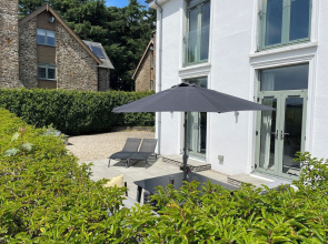 2 The Manor House, Hillfield Village
