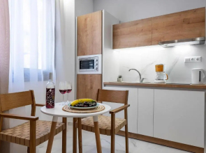 ammos suites