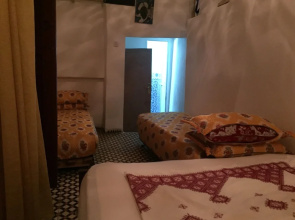 Family Room for 6 Peoples Sunny Riad Inside Medina Fes El Bali