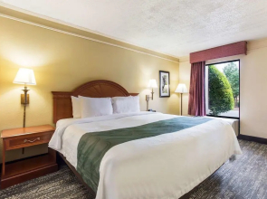 Hampton Inn Chattanooga Airport