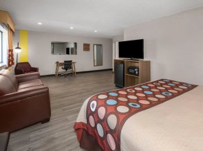 Super 8 by Wyndham Kent/Akron Area