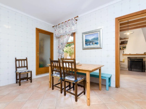 Can Mora in Campos With 3 Bedrooms and 2 Bathrooms