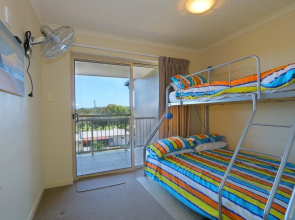 Pacific Royale Holiday Apartment 313