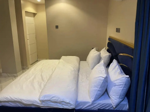 Brain B Hotel and Suites