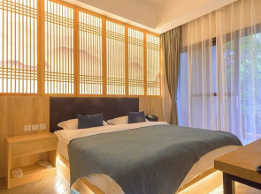 Room-heinemann Hotel Courtyard or Terrac