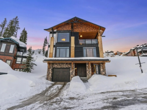 Chalet Monashee-brand New High End W/amazing Views