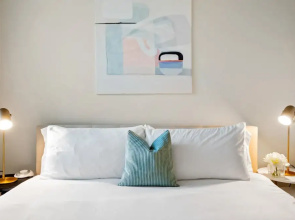 Arlington Inspired 2BD 2BA Deluxe Apartment