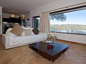 Villa Eiras Altas by Portucasa