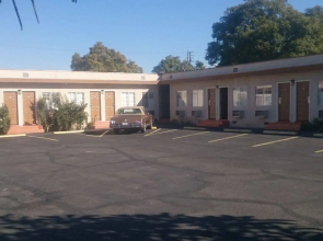 Budget Inn