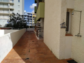 19C Avenida Beira Mar by Casas & Papéis