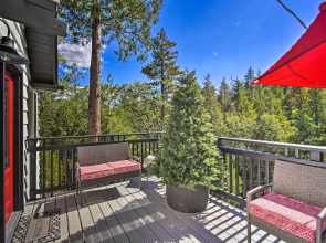Tree-lined Twin Peaks Cottage w/ Custom Stream