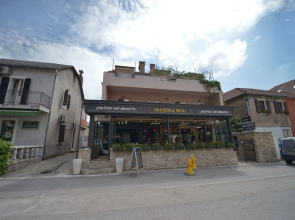 Tianis Apartments