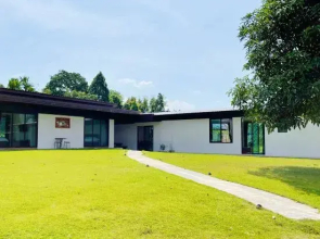 Spacious Private Villa Modern Style Near Beach