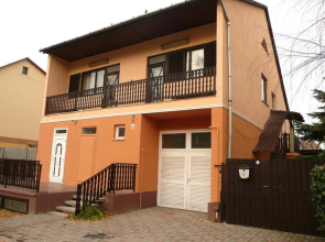 Orchidea Apartman Tata