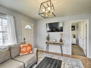 Pet-friendly Charleston Home w/ Fenced Yard!