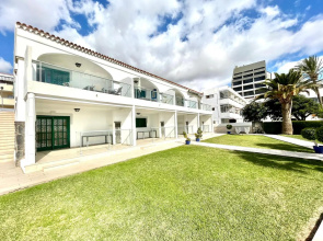 Apartment 3A, sea view and WiFi in Playa Las Burra