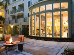 MARINA PRESIDENTIAL SUITE w AMAZING VIEWS & AMENITIES