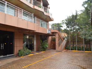 Super Paradise Hotel