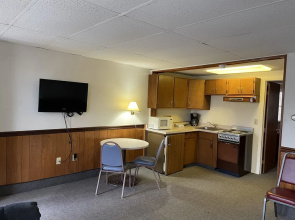 Coachman Motor Lodge