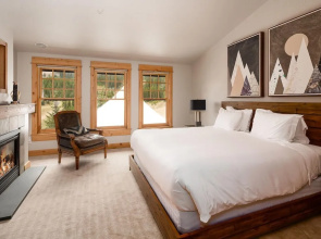Penthouse 1 3 Bedroom Lodge by Moonlight Basin Lodging