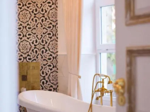 Deluxe Prince Machabeli Suite