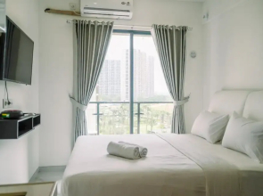 Comfortable Studio With Pool View At Sky House Bsd Apartment