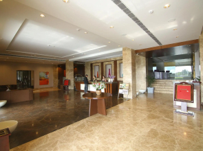 Millionaire Hotel & Resort