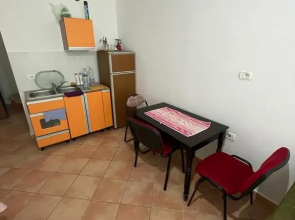 Aldi's apartment