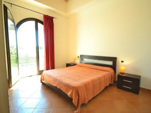 Villa in Alghero With Pool & Near Town