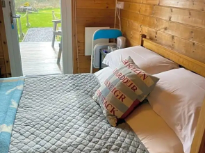 Sea and Mountain View Luxury Glamping Pods Heated