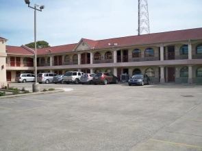 Scottish Inn & Suites