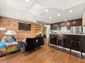 Short North Lounge Stay for 2