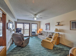 Branson Condo w/ Views: 2 Mi to Silver Dollar City