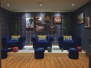 Отель Mamaka by Ovolo